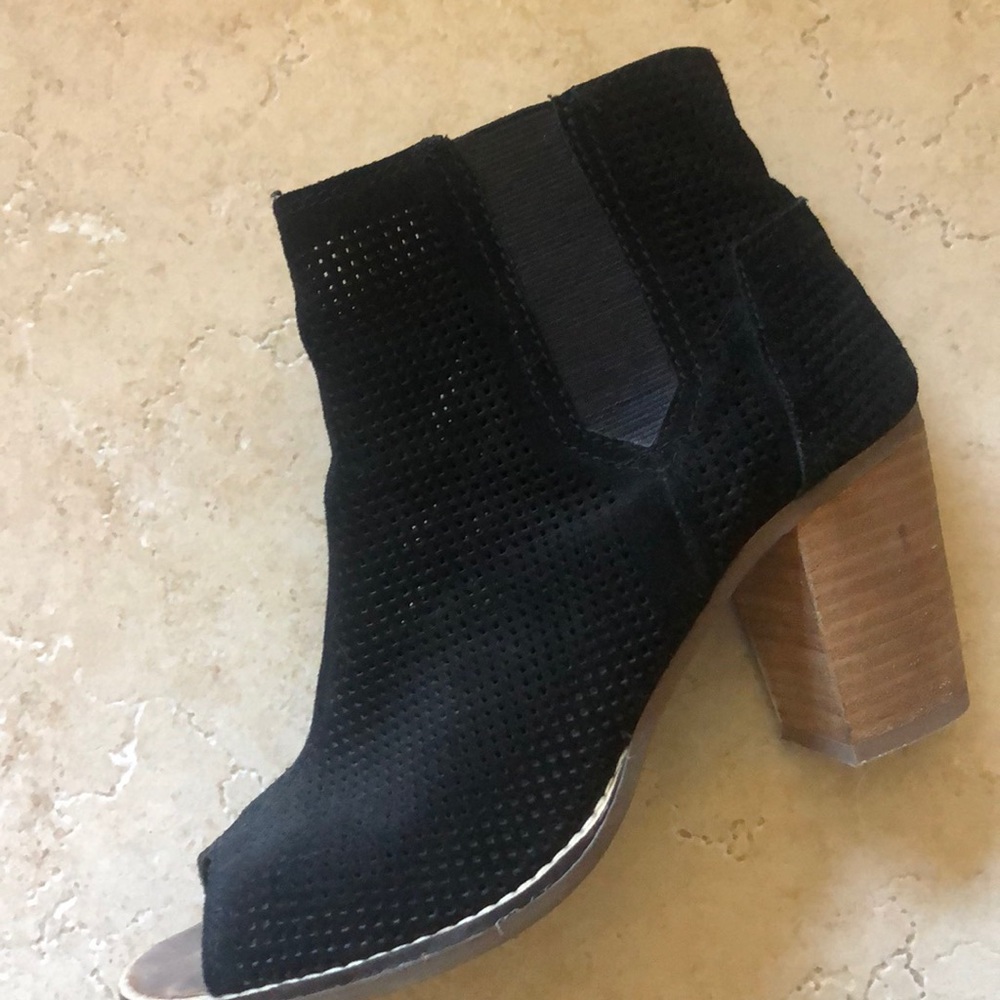 Toms